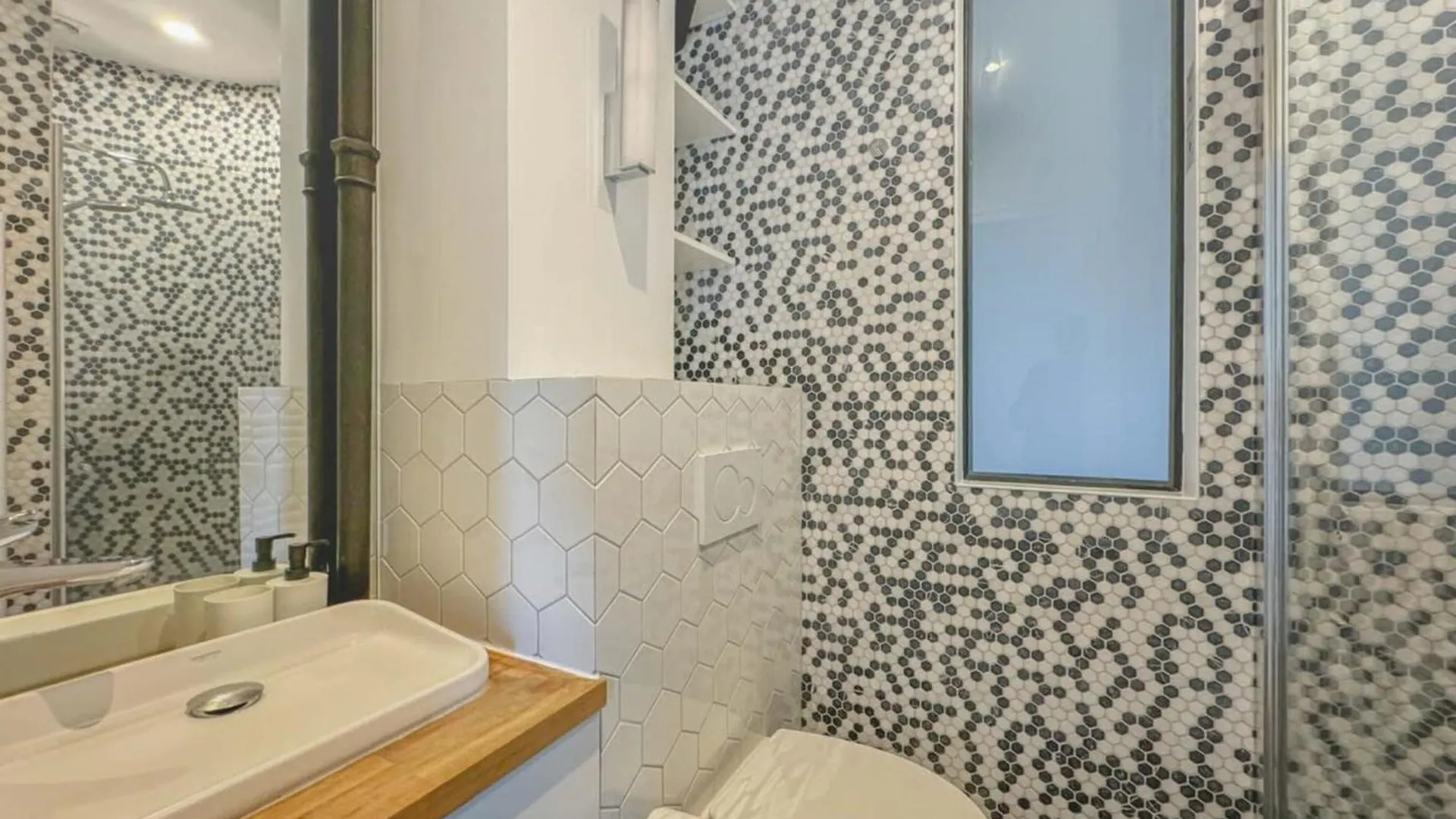 Flexliving - Onebedroom - Malesherbes - Eiffel Tower View Paris Apartment